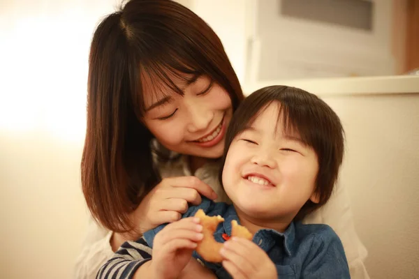 Asian Woman Her Little Boy Donut — Stock Photo, Image