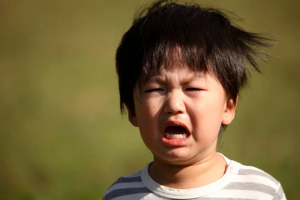 Asiatischer Kleiner Junge Weint — Stockfoto