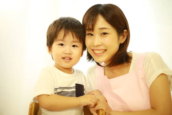 Mladý Asijské Matka Syn — Stock fotografie