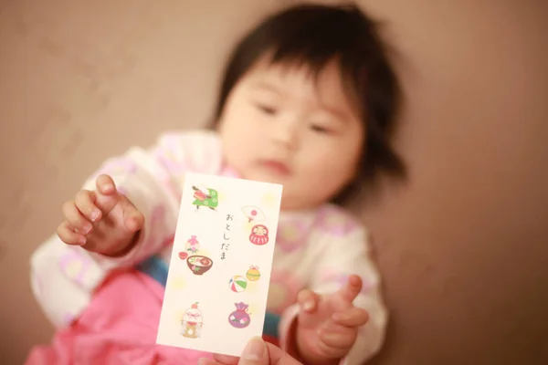 Aziatische Kleine Meisje Met Stickers — Stockfoto