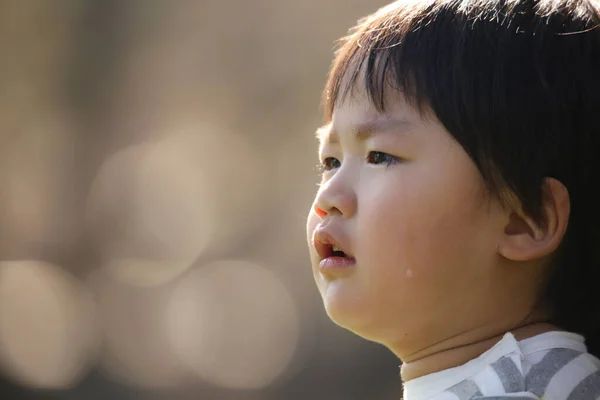 Azjatycki Mały Chłopiec Jest Płacz — Zdjęcie stockowe