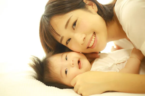 Genç Asyalı Kadın Bebeği — Stok fotoğraf