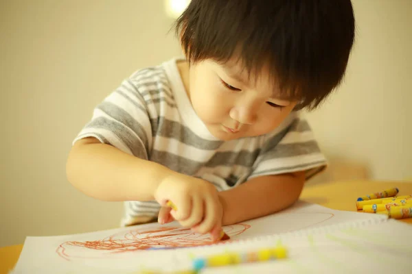 Afbeelding Van Een Kleine Jongen Tekening — Stockfoto