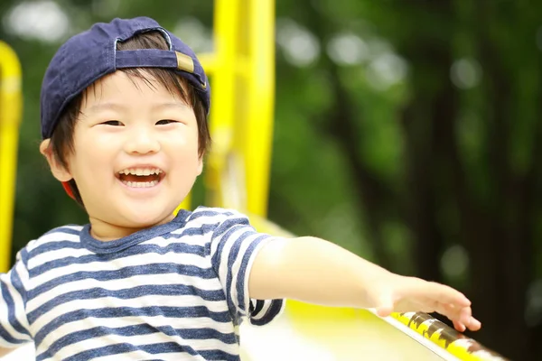 Carino Asiatico Ragazzo Parco — Foto Stock