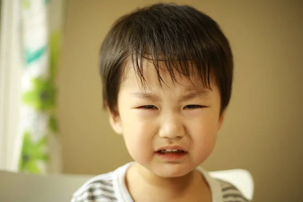 Retrato Niño Lindo Llorando Casa — Foto de Stock