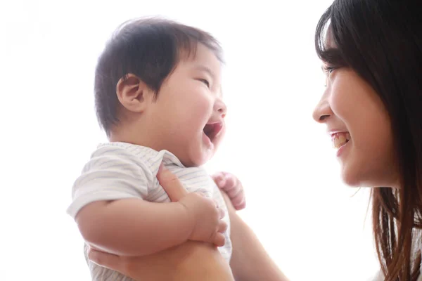 Junge Asiatische Mutter Mit Baby — Stockfoto