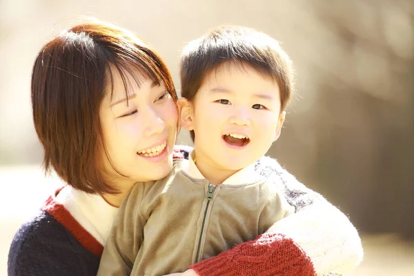 Giovane Madre Piccolo Figlio Carino Trascorrere Del Tempo Insieme All — Foto Stock