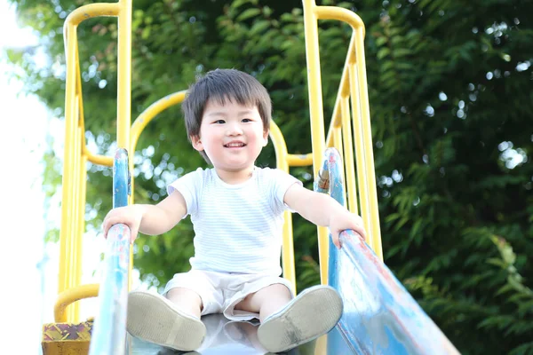 Feliz Asiático Menino Passando Tempo Playground — Fotografia de Stock