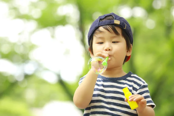 Niedlich Asiatische Junge Park — Stockfoto