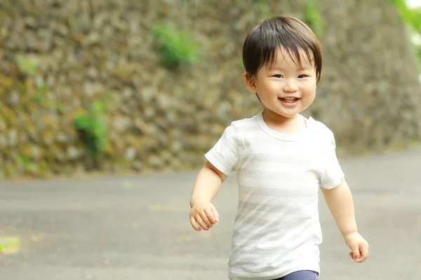 Asiatisk Liten Pojke Parken Utomhus — Stockfoto