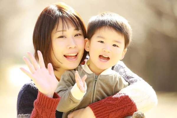 Giovane Madre Adorabile Felice Piccolo Figlio Che Gioca Insieme Nel — Foto Stock