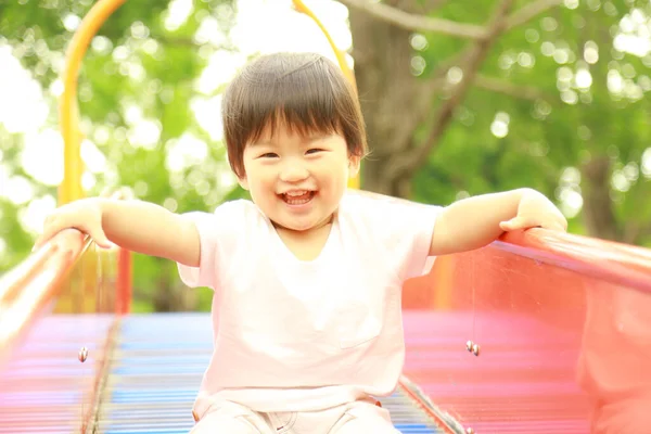 Asiatische Kleine Junge Haben Spaß Auf Spielplatz — Stockfoto