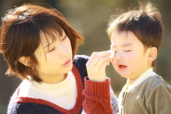 Giovane Madre Adorabile Felice Piccolo Figlio Che Gioca Insieme Nel — Foto Stock