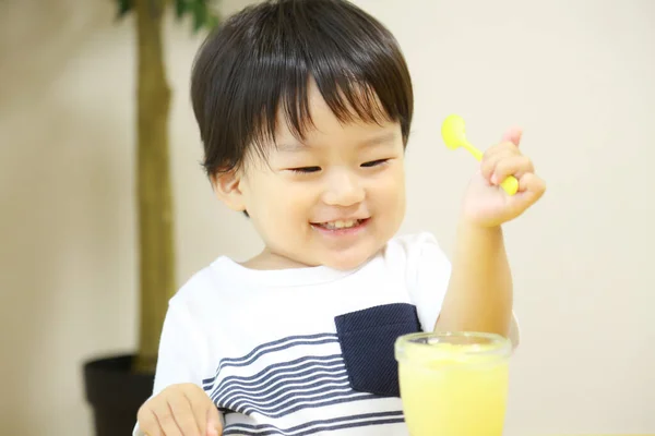 Image Asian Boy Eating — Stock Photo, Image