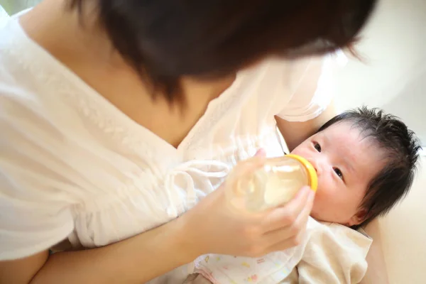 Image Mother Giving Milk Her Baby — Stock Photo, Image