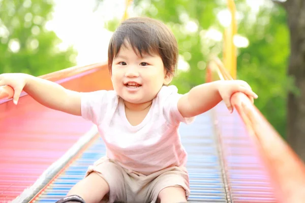 Asiatische Kleine Junge Haben Spaß Auf Spielplatz — Stockfoto