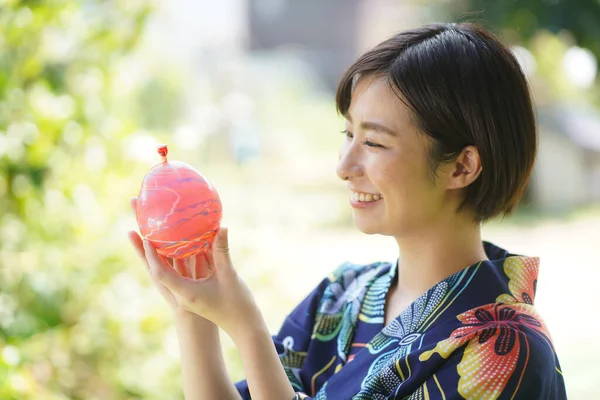 Unga Asiatiska Kvinnor Kimono Tanabatafestivalen Japan — Stockfoto