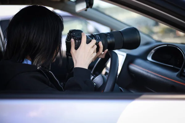 Schöne Asiatische Junge Frau Paparazzi Auto — Stockfoto