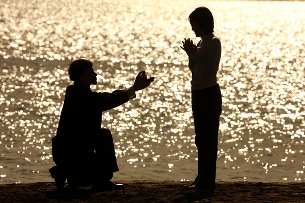 Ένας Νεαρός Ασιάτης Ζήτησε Από Την Κοπέλα Του Τον Παντρευτεί — Φωτογραφία Αρχείου