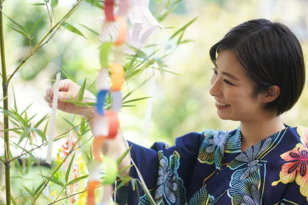Beautiful Japanese Women Decorating Tree Tanzaku Hanging Tanabata Festival — Stock Photo, Image