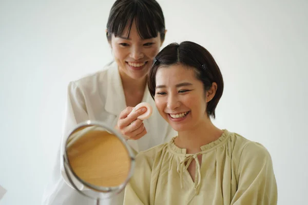 Asiatische Frau Besuchen Schönheitssalon — Stockfoto