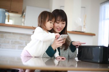 Genç Japon kadın baskı fotoğrafları.