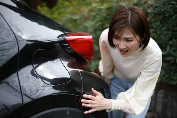 Asian Young Woman Has Problem Car — Stock Photo, Image