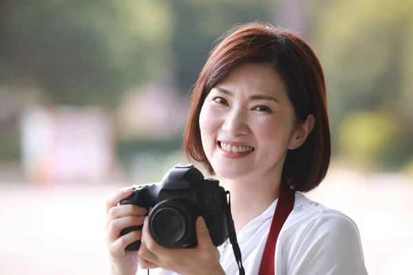 Schöne Asiatische Frau Aufnahme Foto Park — Stockfoto