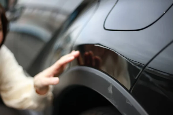 Close View Woman Checking Scratches Car — Stock Photo, Image