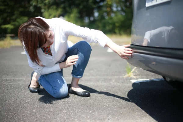 Beautiful Asian Young Woman Her Car Broken — Stock Photo, Image