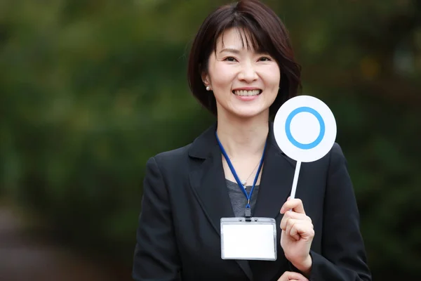 Asian Young Businesswoman Showing Circle Sign Outdoors — Stock Photo, Image
