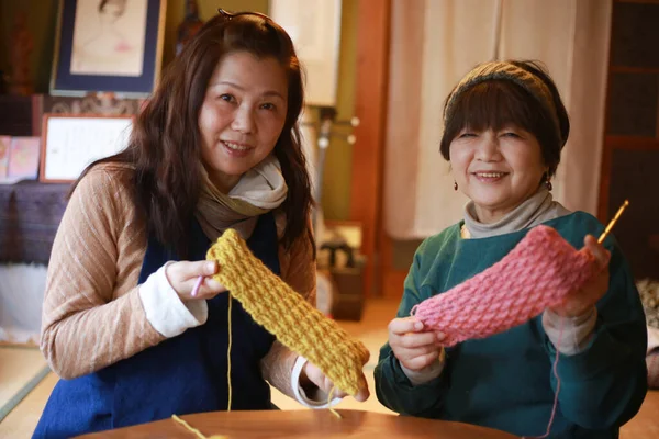 編み物の女のイメージ — ストック写真