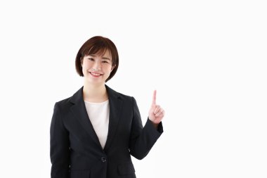 Gülümseyen kadın ofis çalışanı 