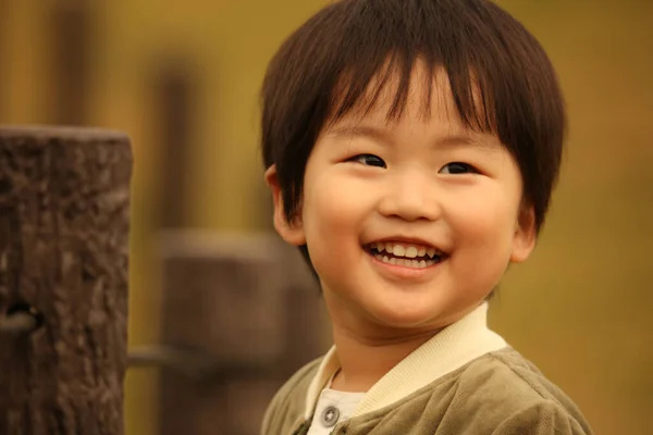 Образ Усміхненого Хлопчика — стокове фото