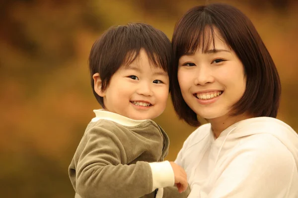 Smiley Eltern Und Kind — Stockfoto