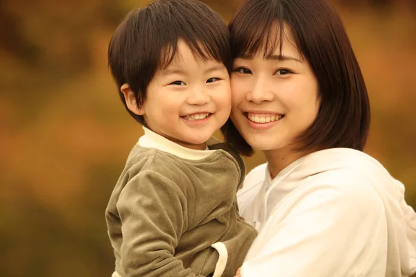 Smiley Eltern Und Kind — Stockfoto