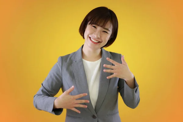 Uma Mulher Que Fala Japonês Língua Sinais Feliz Divertido — Fotografia de Stock