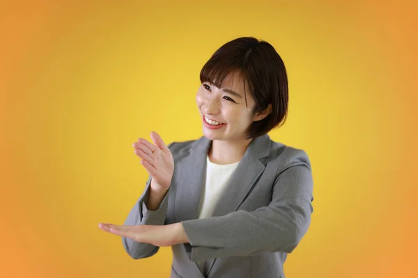 Uma Mulher Que Fala Japonês Língua Sinais Obrigado — Fotografia de Stock