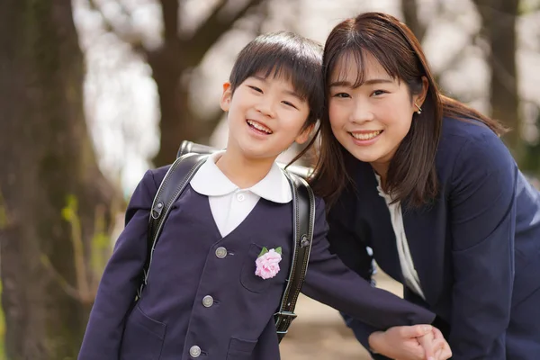 Parents Children Diplomas — Stock Photo, Image