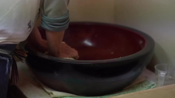 Man Kneading Buckwheat Flour — Vídeo de Stock