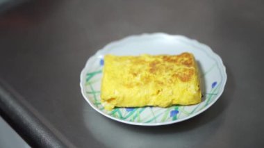 Buharda pişmiş omlet resmi