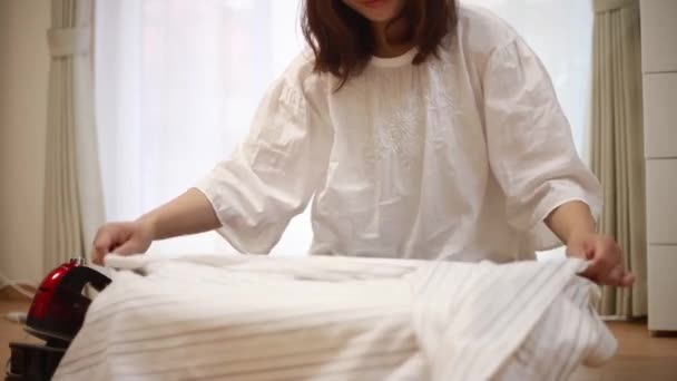 Image Woman Ironing — Stock Video