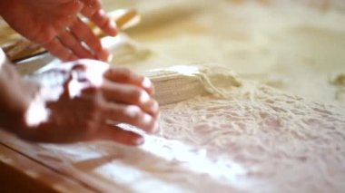 Japon sobası yapan adam.