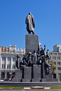 Ukrayna 'nın Kharkiv Shevchenko Bahçesindeki Taras Grigoryevich Shevchenko Anıtı