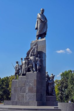 Ukrayna 'nın Kharkiv Shevchenko Bahçesindeki Taras Grigoryevich Shevchenko Anıtı
