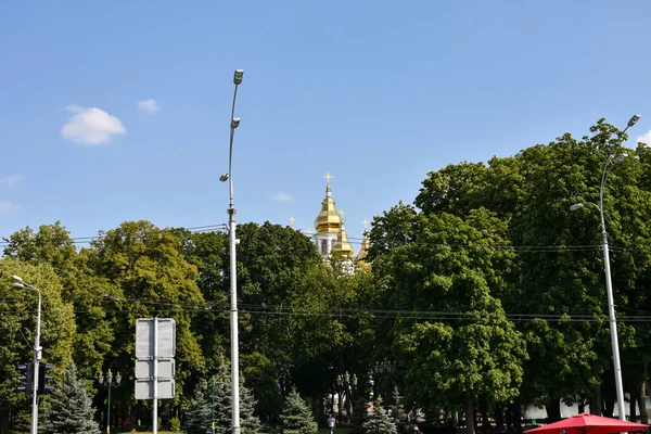 Igreja Centro Kharkov Perto Fluxo Espelho Ucrânia — Fotografia de Stock