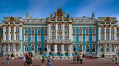 St. Petersburg Rusya 'daki Katerinler Sarayı' nın ana girişi.