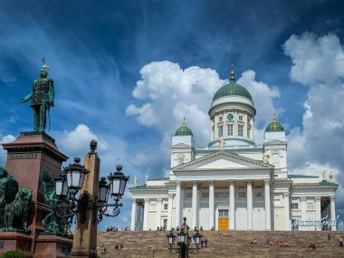 Finlandiya 'daki 2. Alexander ve Helsinki Katedrali' nin manzarası