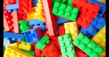  Çocuk konsepti için çok renkli plastik oyuncak görüntüleri