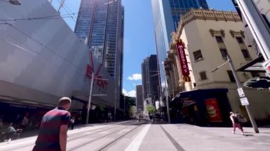 Sydney CBD, Avustralya, NSW 'deki ikinci tecritten sonra ilk hafta sonu özgürlüğü
